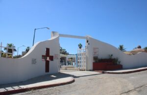 Personal de Servicios Públicos realiza limpieza y mantenimiento en los panteones del municipio de Los Cabos