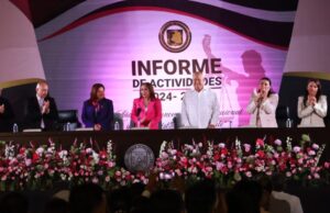 Acude gobernador Víctor Castro al informe de actividades del Poder Judicial