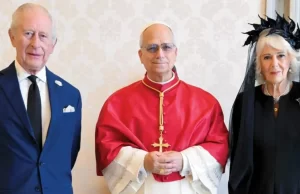 El Rey Carlos III y el Papa León XIV hacen historia, rezan juntos en el Vaticano