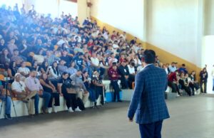 Participa Christian Agúndez en encuentro académico con estudiantes del Tecnológico de La Paz
