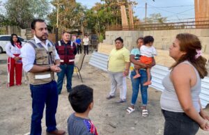 Entrega Christian Agúndez apoyos para reconstrucción de viviendas afectadas por incendio en Cabo San Lucas