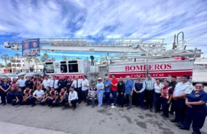 Bomberos de Cabo San Lucas recibe máquina extintora donada por North Las Vegas