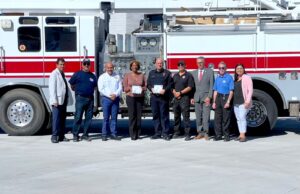 Recibe Cuerpo de Bomberos de Cabo San Lucas máquina extintora donada por North Las Vegas
