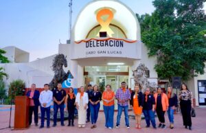 Delegación de Cabo San Lucas se ilumina de naranja en llamado contra la violencia hacia mujeres y niñas