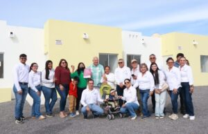 Gobernador Víctor Castro beneficia a familias de la colonia La Pasión con 139 acciones de vivienda