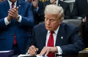 ¿Qué contiene la ley firmada por Trump que finaliza el cierre de Gobierno?