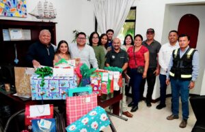 Entrega Delegación de Cabo San Lucas juguetes a niñas y niños de la comunidad de Los Pozos