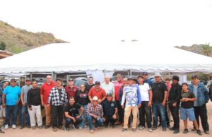 Cumple gobernador Castro Cosío compromisos con familias de la comunidad de Agua Verde, en Loreto