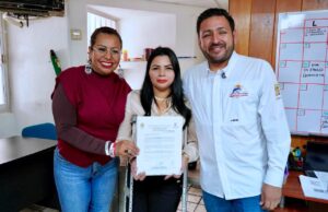 Autoridades municipales entregan nombramiento a la nueva coordinadora de Atención Ciudadana en Cabo San Lucas