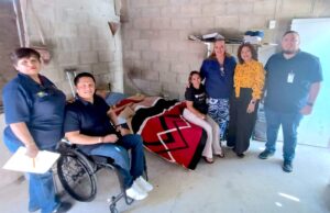 Entregan cama hospitalaria y apoyos alimentarios a joven con limitación de movilidad