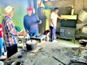 Supervisan apoyos de vivienda y estufas ecológicas en zona rural de Los Cabos