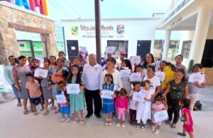 Entregan apoyos económicos a niñas y niños indígenas, afromexicanos y nativos en Los Cabos