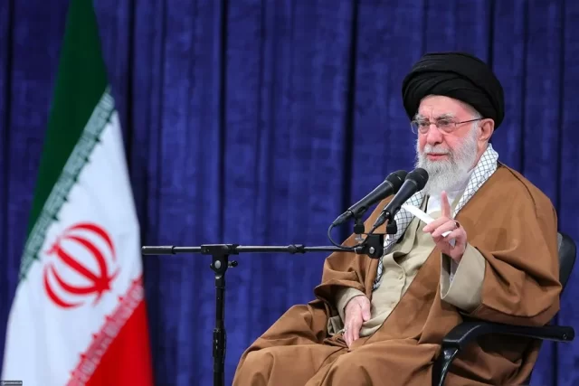 IRAN-JAMENEI-4