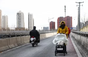 China pierde 3,4 millones de habitantes en 2025 ante otro récord negativo de la natalidad