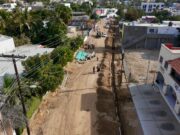 Avanza pavimentación integral en la colonia Mauricio Castro; anuncian suspensión temporal de agua potable