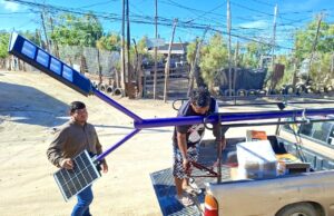 Instalan 300 lámparas solares en Cabo San Lucas para fortalecer seguridad comunitaria