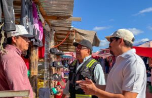 Autoridades de Los Cabos realizan operativo de ordenamiento en tianguis de la colonia Las Palmas en CSL