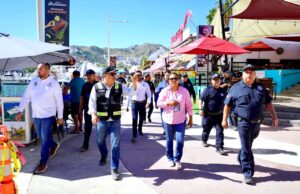 Verifican permisos y documentación para ejercer comercio en playa El Médano y Marina de Cabo San Lucas
