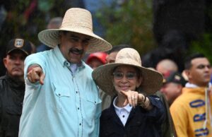 Estados Unidos acusa a Nicolás Maduro y a su esposa Cilia de 4 cargos que incluyen a otras 4 personas