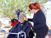 DIF Los Cabos efectúa acciones solidarias en apoyo de persona adulta mayor que asiste a la Casa de Día