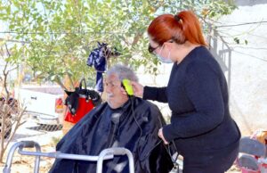 DIF Los Cabos efectúa acciones solidarias en apoyo de persona adulta mayor que asiste a la Casa de Día