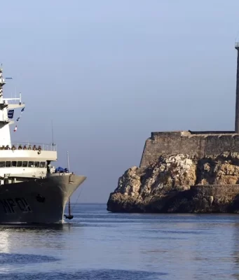 Dos buques de México atracan en Cuba con el segundo envío de ayuda humanitaria