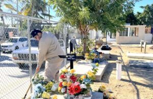 Mantiene Ayuntamiento de Los Cabos programa permanente de limpieza y mantenimiento en panteones