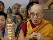 Dalai Lama niega conocer o haberse reunido con Jeffrey Epstein, como aseguran en redes tras liberación de archivos