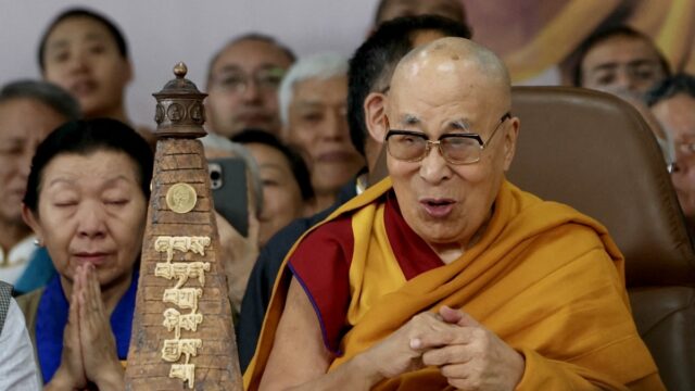 dalai-lama-niega-conocer-o-haberse-reunido-con-jeffrey-epstein-como-aseguran-en-redes-002013