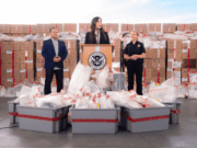 EE. UU. reporta caída de 93% en detenciones y 56% en fentanilo en frontera con México