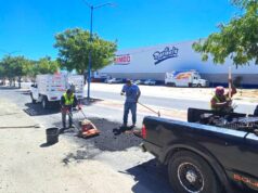 Atiende “Caza Baches” afectaciones en bulevar del fraccionamiento Costa Dorada, en San José del Cabo
