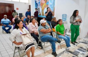 Autoridades municipales entregan uniformes a subdelegadas y subdelegados de Cabo San Lucas