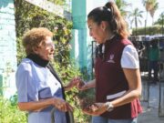 Visita Milena Quiroga casas de la colonia 8 de Octubre para comprobar el suministro de agua potable