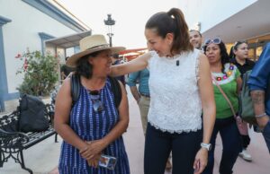 Milena Quiroga cumple y devuelve seguridad al Callejón del Artesano; 120 mil visitantes al año recuperan un espacio histórico del Centro