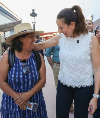 Milena Quiroga cumple y devuelve seguridad al Callejón del Artesano; 120 mil visitantes al año recuperan un espacio histórico del Centro