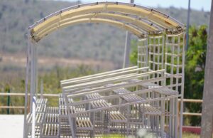 Rehabilitación de malla sombra en canchas anexas del auditorio Leonardo Gastélum en Cabo San Lucas