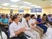 Entrega Ayuntamiento de Los Cabos laptops a estudiantes destacados de la UABCS