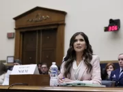 Trump sustituye a la secretaria de Seguridad Nacional, Kristi Noem, en pleno cierre del departamento