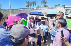 Atiende Ayuntamiento de Los Cabos a manifestantes de la colonia Fundadores en Cabo San Lucas