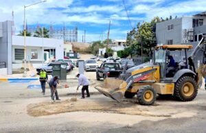 “Caza Baches” atiende vialidades en San Bernabé, Chamizal y acceso al Aeropuerto Internacional de Los Cabos