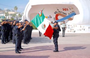 Delegación de Cabo San Lucas celebra ceremonia de honores a la bandera