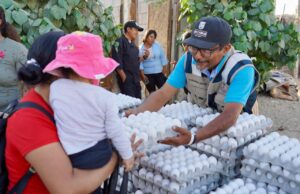 Benefician a familias de la colonia Real Unidad con entrega de apoyos alimentarios y atención directa
