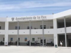 Con diálogo y acuerdos, Milena Quiroga impulsa el ordenamiento del comercio en el Malecón de La Paz
