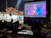 Familias de Cabo San Lucas disfrutan del cine en la playa con programa Cine Móvil “Arena y Mar”