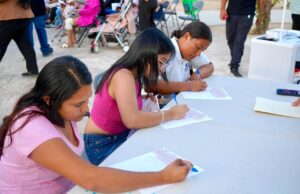 Entrega Ayuntamiento de Los Cabos 20 apoyos a madres jóvenes en Cabo San Lucas