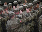 EE.UU. envía miles de soldados más a Oriente Medio mientras Trump ve la guerra cerca del fin