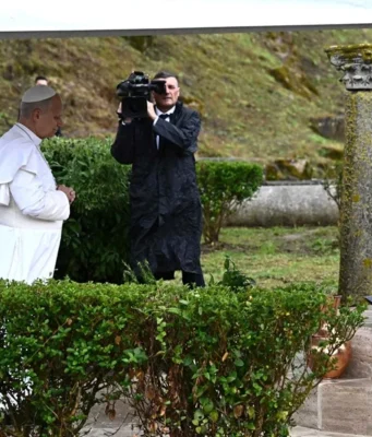 El papa, desde Argelia: Dios «no está con los prepotentes y los soberbios»