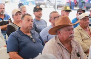 Beneficia alcalde de Los Cabos Christian Agúndez a 150 productores agrícolas y ganaderos con entrega de alfalfa y alimento concentrado