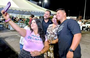 Festeja Christian Agúndez a maestras y maestros de Los Cabos; reconoce su compromiso por la educación