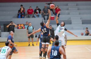 Participa alcalde Christian Agúndez en final de torneo de básquetbol burocrático